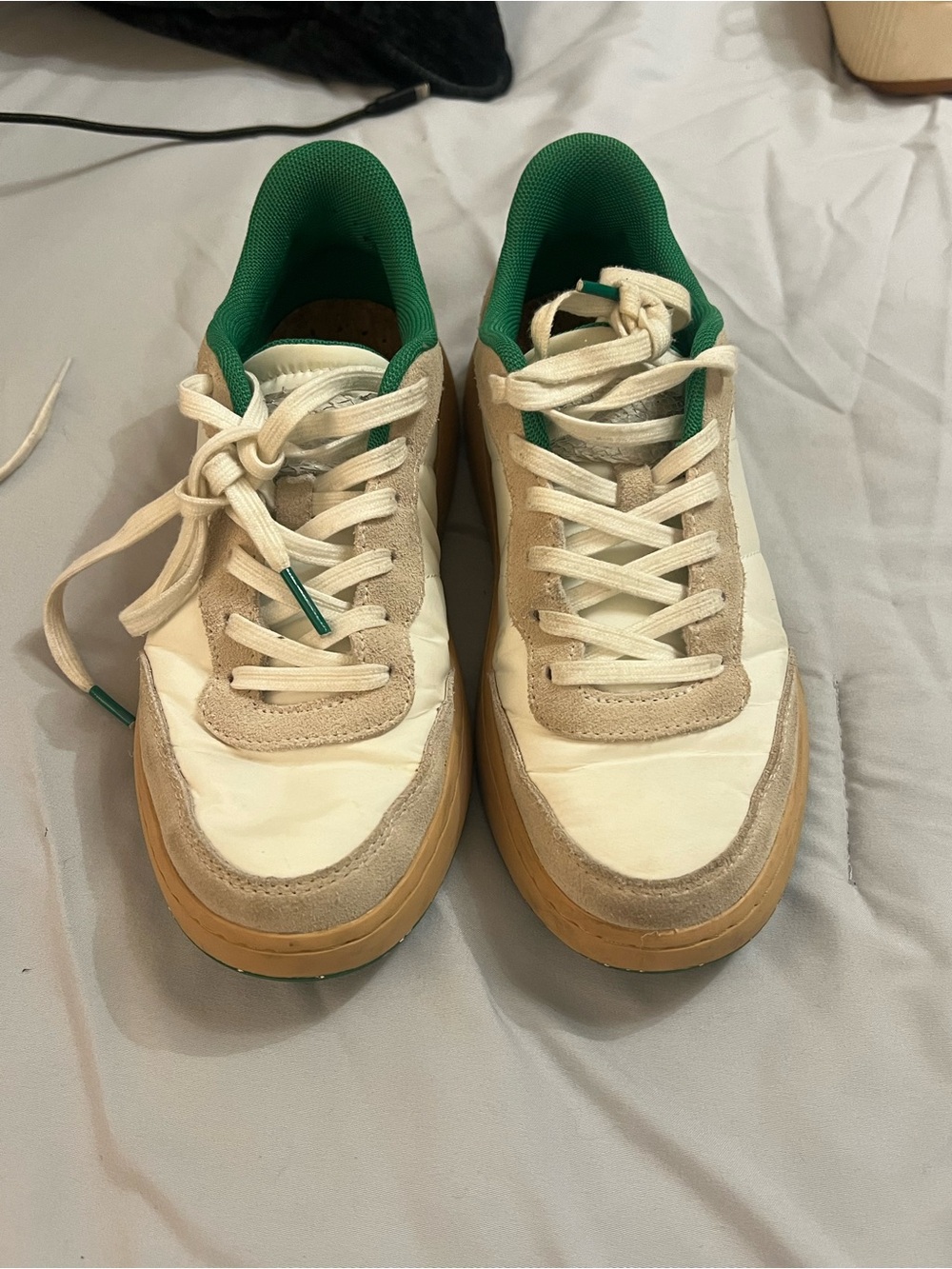 Men's Low-Top Casual Sneakers in Cream & Tan with Green Lining